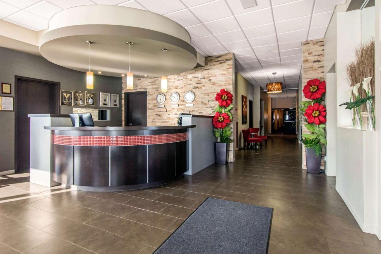 Econo Lodge Inn & Suites Saint Apollinaire Eksteriør bilde