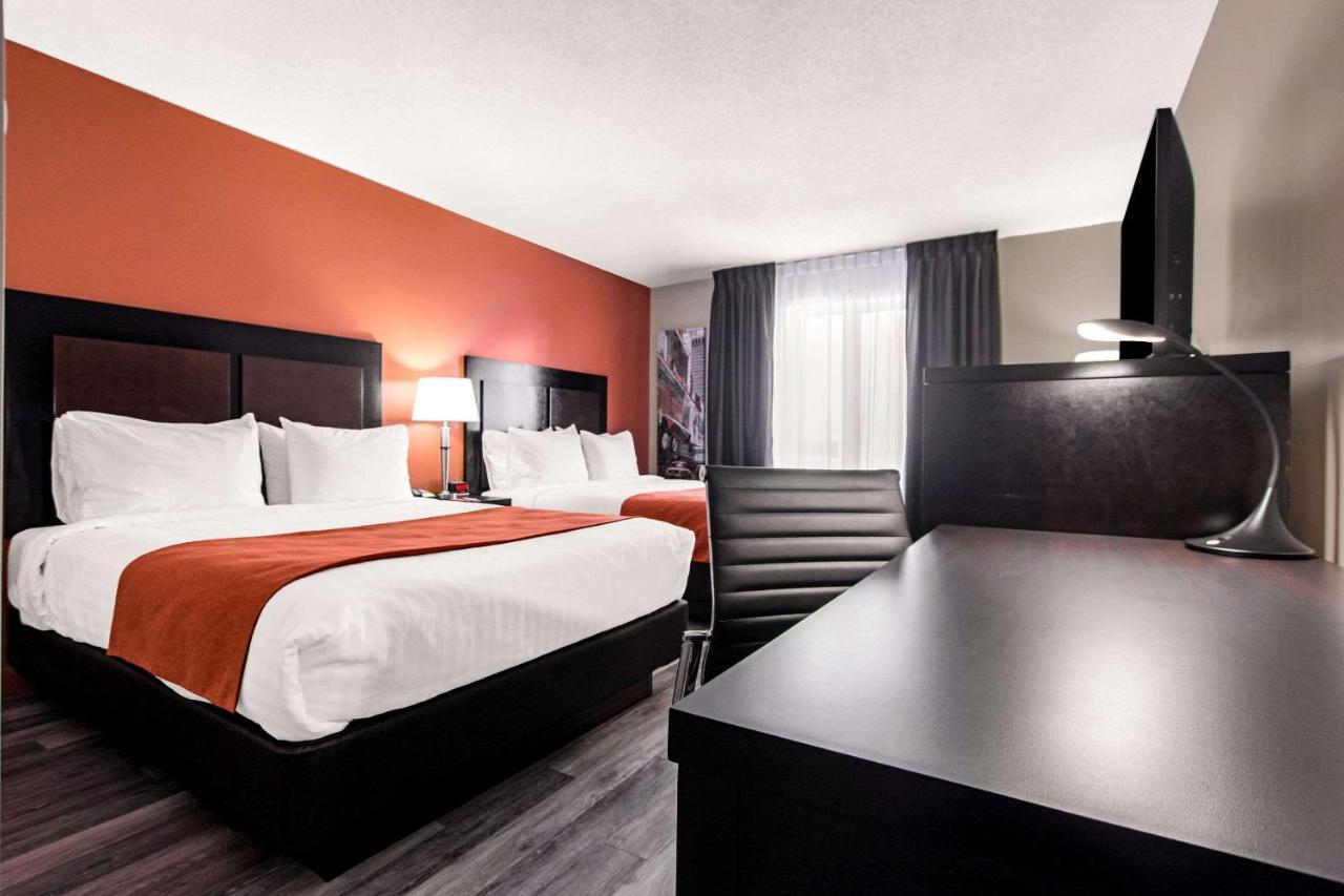Econo Lodge Inn & Suites Saint Apollinaire Eksteriør bilde