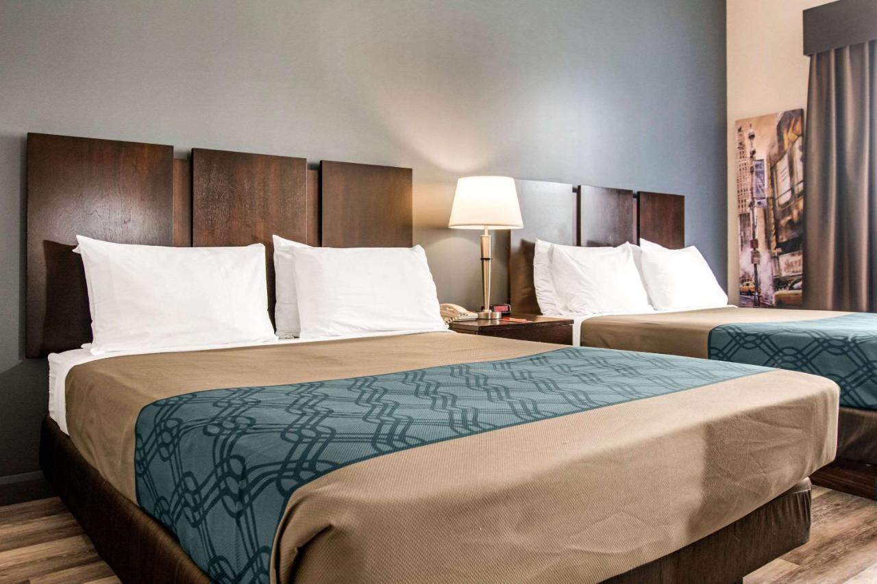 Econo Lodge Inn & Suites Saint Apollinaire Eksteriør bilde