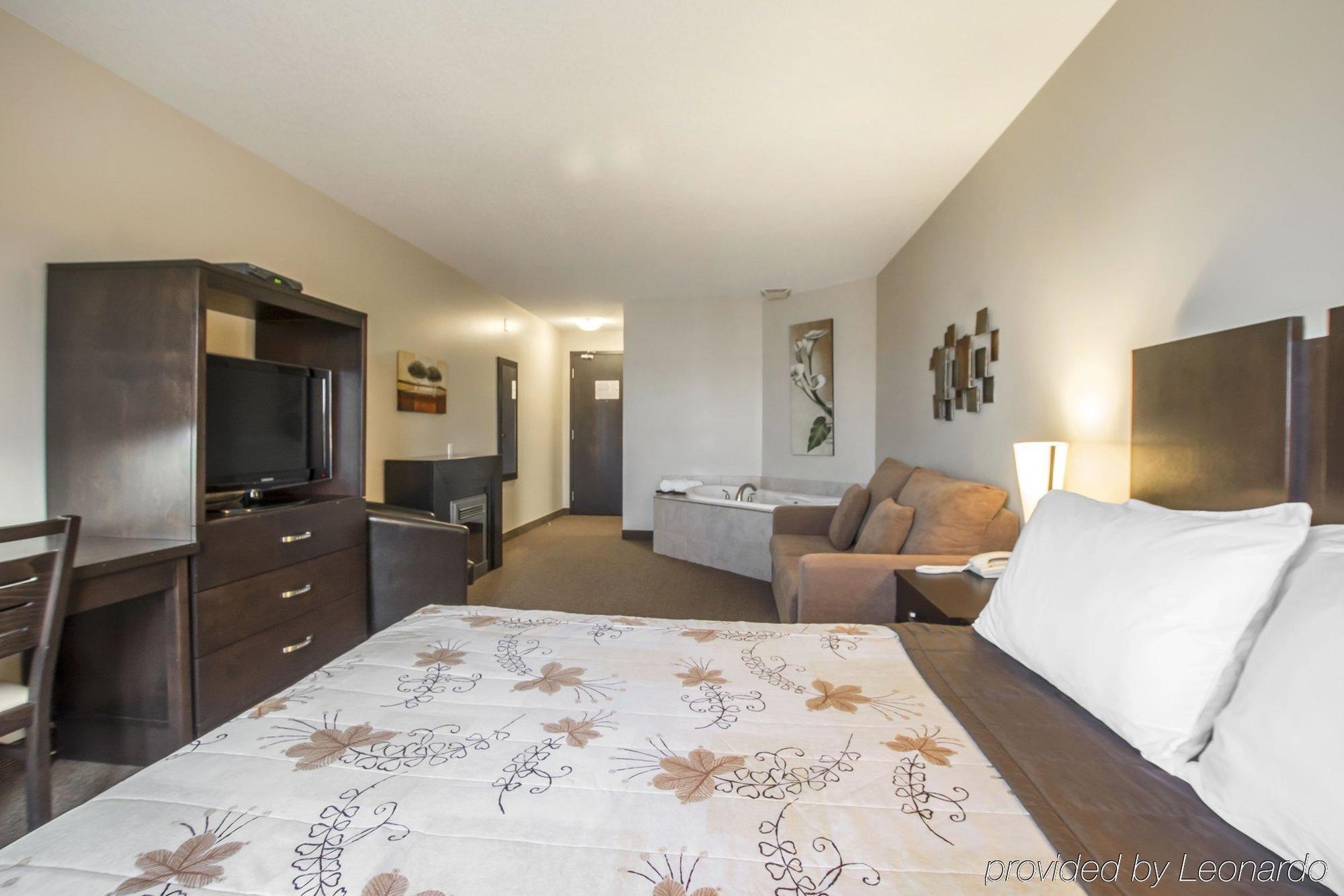 Econo Lodge Inn & Suites Saint Apollinaire Eksteriør bilde