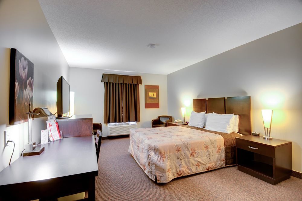 Econo Lodge Inn & Suites Saint Apollinaire Eksteriør bilde